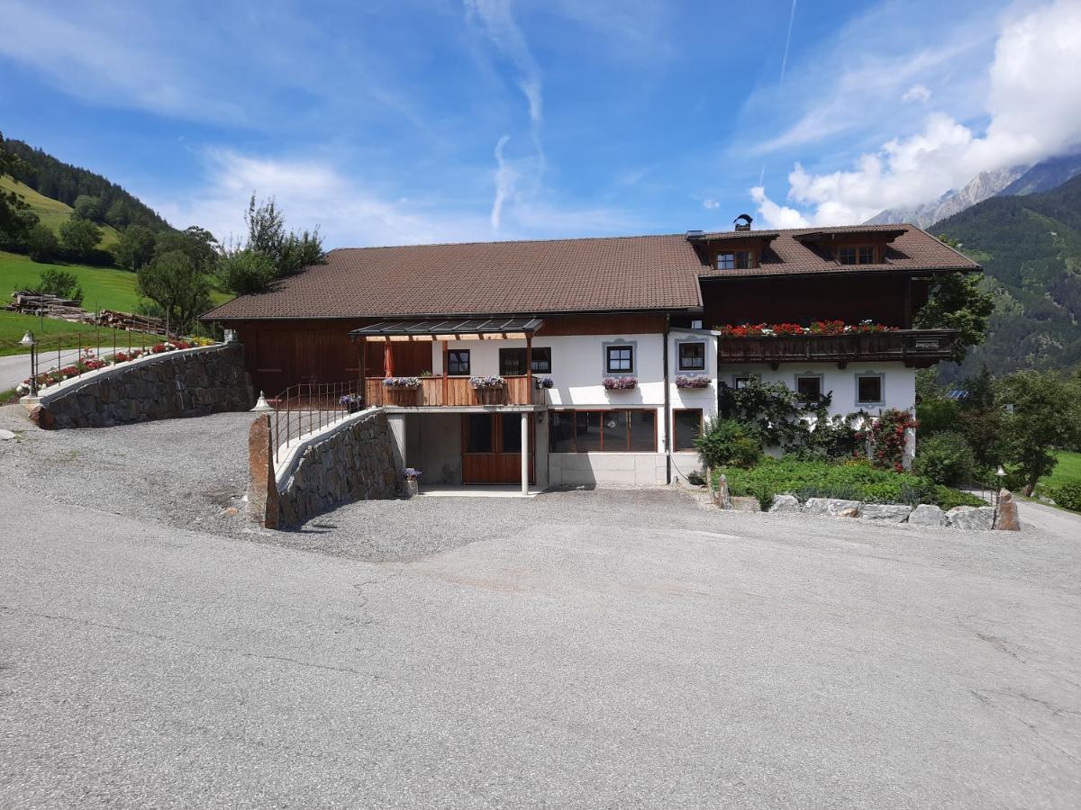 Pongitzerhof Farma *
